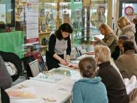 Демонстрационный мастер-класс «Флористическая монотипия» ведёт художник Ольга Некрасова.