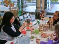 Демонстрационный мастер-класс «Топиар: дерево для интерьера» ведёт художник Ольга Некрасова.