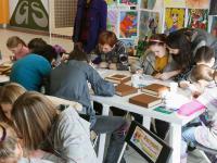 Роспись витражными красками и контурами тм Decola. Мастер-класс от компании «ПитерАртСервис» ведет мастер Эльвира Миргазова.