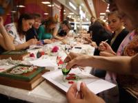 Мастер-класс ' Роспись по стеклу витражными красками и контурами Decola' от  компании 'ПитерАртСервис'. Мастер Елизавета Брайцева