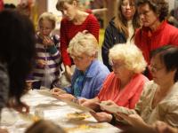 Мастер-класс по использованию акриловой рельефной пасты Сонет от компании 'ПитерАртСервис'. Мастер Марина Канарейкина