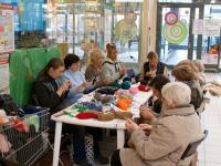 Мастер-класс 'Вязаные домашние тапочки Чиполлино' от компании 'Камтекс'. Мастер Евгения Кабушева