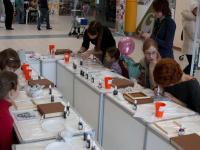 Мастер-класс 'Роспись по стеклу витражными красками и контурами Decola' от компании 'ПитерАртСервис'. Мастера Екатерина Кулиш и Мария Рядчикова