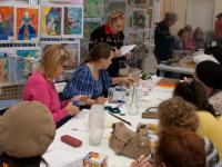 Мастер-класс 'Роспись акриловыми красками по разным поверхностям'. Мастер Татьяна Смирнова