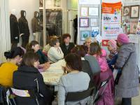 Вышивка атласными лентами Gamma. Цветы в сборчатой технике. Мастер Светлана Королева