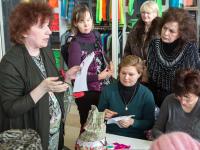 Вышивка атласными лентами Gamma. Цветы в сборчатой технике. Мастер Светлана Королева