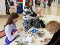 Вышивка по войлоку японским бисером ТОНО (брошь). Мастер Марина Гайдукова