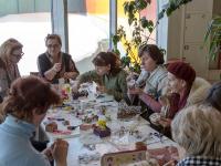 Декорирование предметов с клеем UHU. Компания Авале