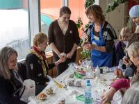 Изготовление сахарных цветов из айсинга с использованием инструментов Wilton. От компании Бизнесс Класс