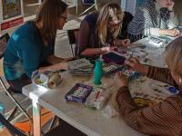 Использование акриловых красок Гамма для росписи деревянных изделий