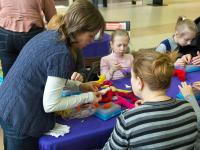 Цветок в технике сухого валяния