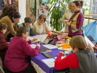 Создание картины пэчворк без иглы с тканями Peppy