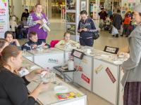 Роспись карнавальных масок акриловыми красками Ладога. Компания ПитерАртСервис