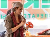 Роспись карнавальных масок акриловыми красками Ладога. Компания ПитерАртСервис