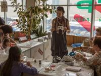 Роспись карнавальных масок акриловыми красками Ладога. Компания ПитерАртСервис