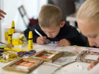 презентация тм UHU.  Ведущая Любовь Лавринович