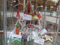 выставка творческих работ на 4-м этаже трц Аура