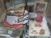 выставка творческих работ на 4-м этаже трц Аура