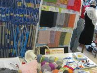 презентация инструментов и пряжи для вязания. Ведёт Юлия Фаранчук