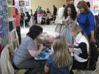 презентация инструментов и пряжи для вязания. Ведёт Юлия Фаранчук