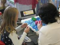 презентация инструментов и пряжи для вязания. Ведёт Юлия Фаранчук