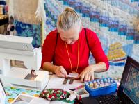 презентация тканей и инструментов для пэчворка и квилтинга. Ведёт Ахилбаева Ольга