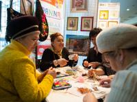 Презентация по серии наборов Живая картина от Panna. Вышивку лентаам показывает Майковская Антонина