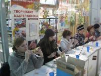 Мастер-класс по декорированию карнавальной маски материалами тм Decola