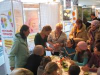 Презентация керамической флористики с полимерной глиной и инструментами Azalee