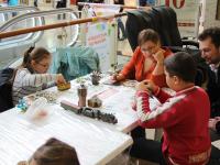 Детский мастер-класс. Моделирование без ножниц и клея с наборами Уманая бумага