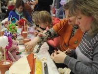 Мастера-класс по созданию топиария ведет  Петруненко Елена