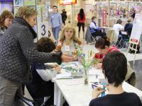 Мастер-класс по бисероплетению ведет Жаброва Ольга