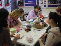 Мастер-класс по вязанию игрушек ведет Петруненко Елена