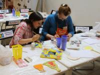 Мастер-класс по городецкой росписи ведет  Лыкова Наталья