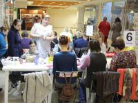 Мастер-класс по технике декупаж ведет Крицер Татьяна