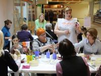 Мастер-класс по технике декупаж ведет Крицер Татьяна