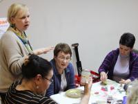 Мастер-класс по технике декупаж ведет Умникова Ольга