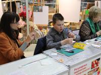 Мастер-класс по скрапбукингу ведет Галстян Нарине