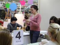 Мастер-класс по скрапбукингу ведет  Лиходеева Анна