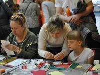 Мастер-класс по скрапбукингу ведет  Шелемех Вера