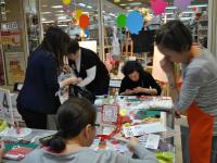 Мастер-класс по скрапбукингу ведет  Шелемех Вера