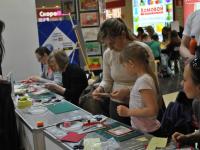 Мастер-класс по скрапбукингу ведет  Шелемех Вера