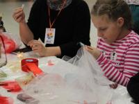 Мастер-класс по изготовлению цветов  из ткани и лента ведет Левшина Анна