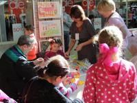 Мастер-класс по гофроквиллингу  ведет Руснак Виорика