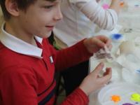 Детский мастер-класс по декору  масок от компании Экспоприбор