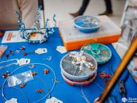 Бисероплетение и сборка украшения с использованием бусин и металической фурнитуры Zlatka