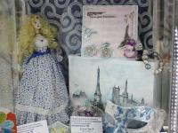 Выставка творческих работ и детских рисунков